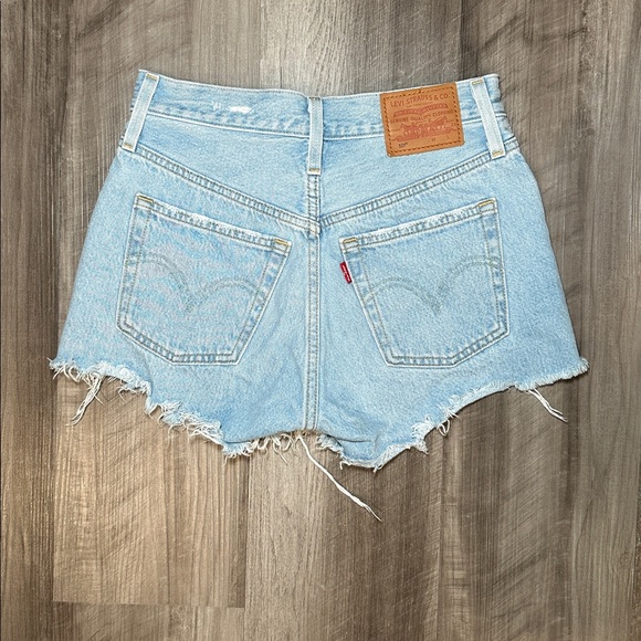 Levi's 501 Cut Off Distressed Denim Shorts - 23 - Picture 2 of 6
